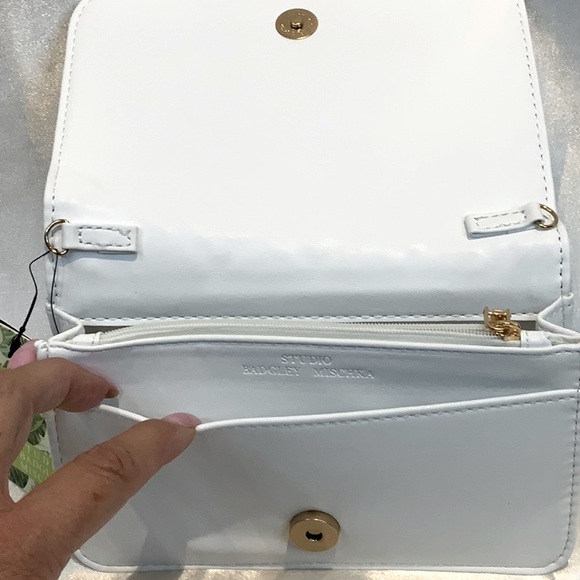 BADGLEY MISCHKA NWT CROSSBODY/CLUTCH - Picture 5 of 9